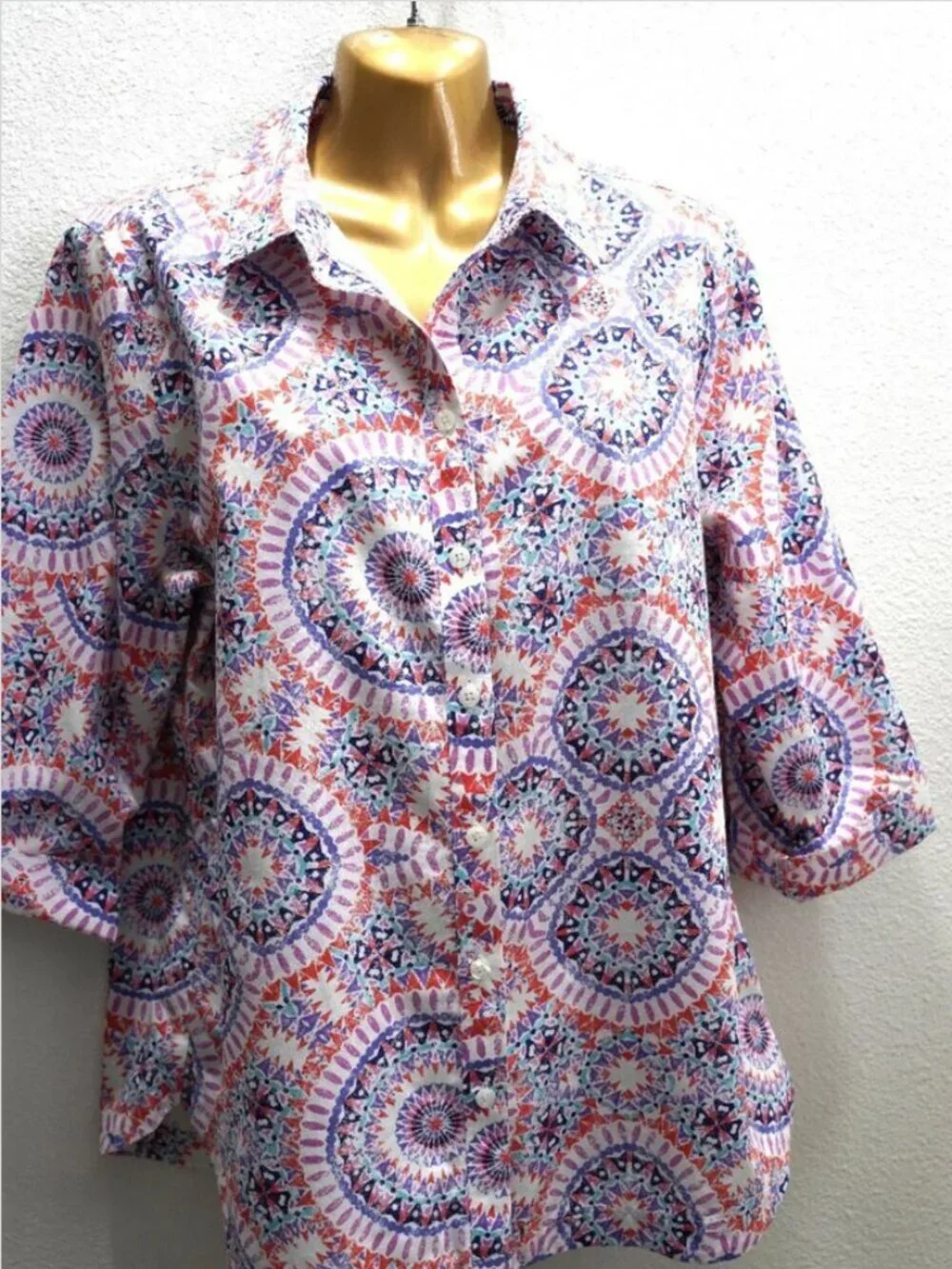 Chico's No Iron Effortless Danise Sunburst Blouse size 2